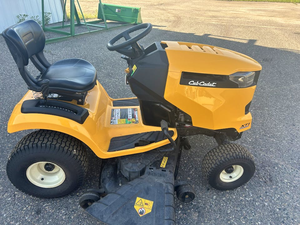 Tractor Cortacésped Usado Cub Cadet XT1 2016 Barato y Asequible en Venta, Proveedor de Cortacéspedes para Jardín, Envío Inmediato - Product Image 3