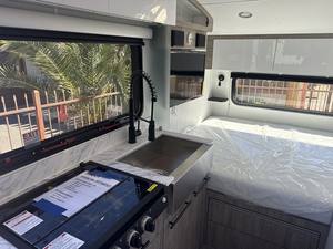 Remolque de Viaje Usado Todo en Uno inTechs RV Sol Horizon 2025 2026 con Baño, Cocina y Aseo para Exportación Mundial - Product Image 4