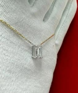 Pendentif en argent sterling 925 avec diamant Moissanite taille émeraude blanche/clarté VVS1/0.50 à 10.00 carats - Product Image 4