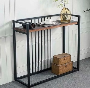 Mesa de consola de metal delgada elegante con tapa de cristal perfecta para la decoración moderna de la entrada y el diseño interior elegante del hogar - Product Image 6