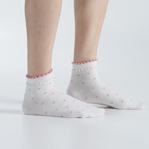 Calcetines de Algodón para Mujer Kikiya, Calcetines Casuales Transpirables con Diseño de Corazón y Bonito Volante, Estilo Coreano para Uso Diario - Product Image 4