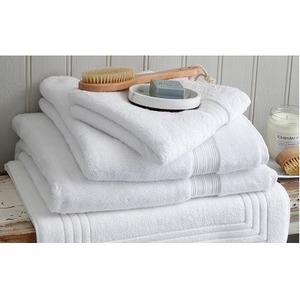 Serviette de bain en coton coloré écologique de haute qualité avec motif à carreaux Serviette à main parfaite pour égayer votre salle de bain Ajouter du style - Product Image 1