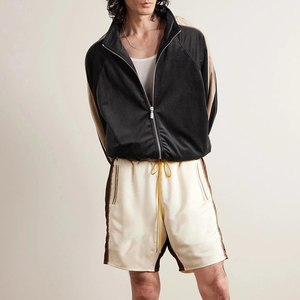 Ensemble coupe-vent de sport à rayures personnalisé de 2 pièces, jogging coupe-vent unisexe avec écusson en nylon, survêtement universitaire et short pour hommes - Product Image 6