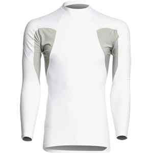Rashguard d'entraînement personnalisé pour hommes offrant des performances de niveau endurance, un contrôle de l'humidité et une flexibilité fluide - Product Image 4