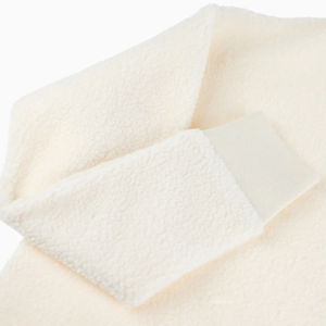 Sweat à capuche court Sherpa ultra doux et chaud pour les femmes vêtements d'hiver élégants avec logo avant Position - Product Image 4