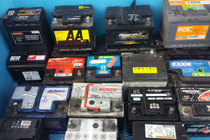 Déchets de plaques de batteries au plomb en vrac, prêts à l'exportation pour le recyclage - Product Image 5
