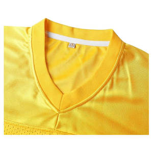 Jerseys personalizables sublimados de fútbol americano con mangas cortas de secado rápido y tela transpirable de alta calidad 100% poliéster - Product Image 4