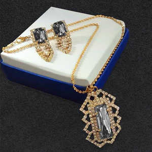 Kriaa Fine Jewelry Set 1202805 Pendentif en pierre blanche autrichienne avec plaqué or - Product Image 1