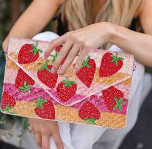 กระเป๋าคลัทช์แฟชั่นสำหรับงานปาร์ตี้ทำจากลูกปัดลายสตรอเบอร์รี่และนกฟลามิงโก - Product Image 5