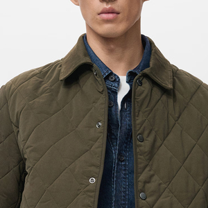 Veste matelassée de haute qualité, dernière collection, couleur unie, logo personnalisé imprimé, col rabattu et tissu respirant, prix avantageux - Product Image 3