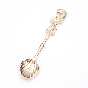 Juego de cubiertos de acero inoxidable portátil de diseño de lujo real más vendido chapado en oro con mango blanco largo Juego de cubiertos - Product Image 5