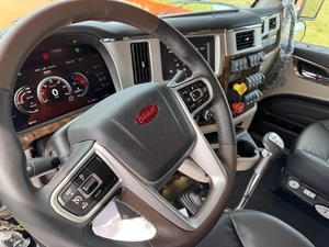 รถบรรทุกหัวขนส่งเส้นทางยาวสำหรับงานหนักพร้อมห้องโดยสารสำหรับนอนและความสามารถในการดึงของหนัก - Product Image 2