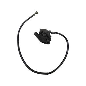 Étrier de frein arrière d'origine Aprilia Sportcity 125 2005 avec tuyau de frein pour motos - Product Image 1