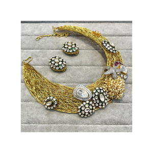 Malla de alambre de fusión Hasli con piedras de moissanita sin cuello al mejor precio - Product Image 1
