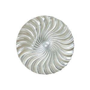 Perles de nacre blanches sculptées rondes pour la création de bijoux - Product Image 1
