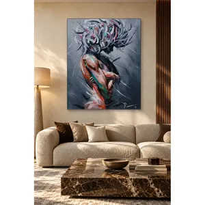 Impression sur toile Fida : Femme avec motif de pinceaux sur fond gris - Product Image 5