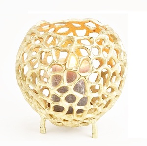 Último diseño llamativo vela con acabado dorado votiva para el hogar Hotel y restaurantes Mesa votiva decorativa al por mayor - Product Image 2