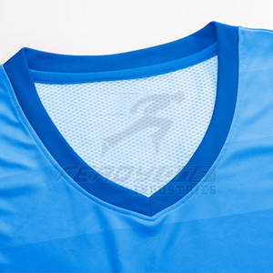 Uniforme de basket-ball unisexe à manches courtes Tissu respirant Design personnalisable Durabilité supérieure - Product Image 2