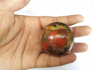 Conglomerado de jaspe rojo Mini pudín Esfera de piedra en forma Tipo de cuarzo Piedras preciosas de ágata de cristal natural de gran calidad - Product Image 3