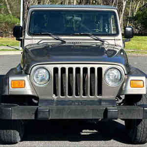 2024 X 4x4 Volante a la Izquierda Asientos de Cuero Sin Reserva Transmisión Manual de 5 Velocidades Motor de 6 Cilindros y 4.0 Litros Trasero Mayormente sin Modificaciones - Product Image 6