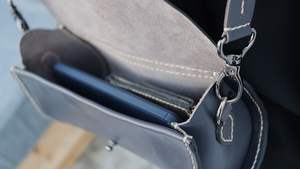 Vente en gros de LCYB-0074 dames en cuir sac à bandoulière nouveau design de mode cylindre léger portable fermeture éclair mignon style étranger - Product Image 2