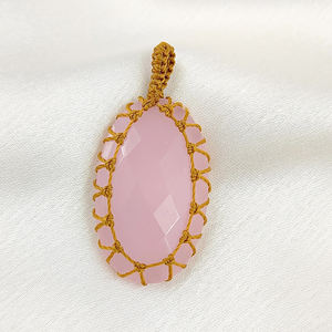 Collar con colgante antiguo de macramé de piedras preciosas hechas a mano de Calcedonia rosa, joyería de piedra curativa, regalo de macramé bohemio para mujer - Product Image 1