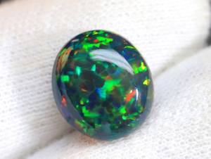 Cabujón de ópalo negro etíope genuino, gemas de forma ovalada, bien pulidas, Ópalo negro llamativo arcoíris, incluye piedras preciosas de panal - Product Image 3