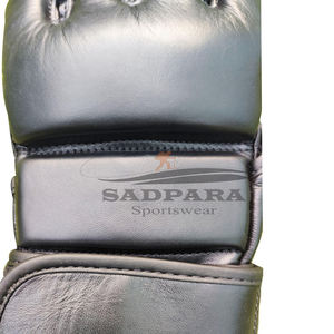 Guantes de entrenamiento de artes marciales, guantes MMA personalizados de Etiqueta Privada, con cordones de alta calidad, fáciles de usar, guantes MMA de medio dedo para hombres - Product Image 6