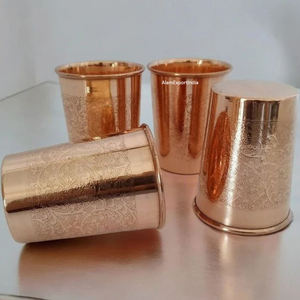 Gobelet en verre à boire en cuivre pur de conception de gravure de taille personnalisée polie brillante dans le récipient en cuivre soucieux de la santé - Product Image 2