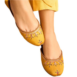 Oferta Especial: Khussas para Mujer a Precio Económico, Cuero Genuino de Alta Calidad, Antideslizantes, Diseño Moderno, Gran Cantidad - Product Image 1