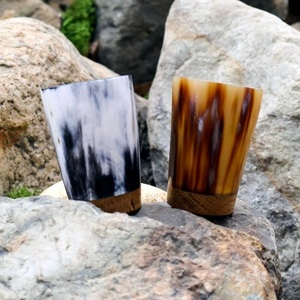 Dernière conception de tasse à café en verre naturel corne avec base en résine agate polie inspirée de la corne de Viking d'Inde - Product Image 4