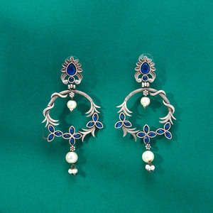 Dernières boucles d'oreilles de lustre de mode de qualité d'exportation en ligne Cerceau plaqué oxydé classique avec un look élégant - Product Image 1