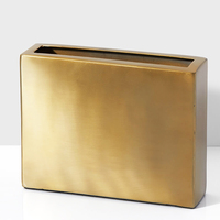 Vase à fleurs carré au design moderne avec finition dorée brillante en aluminium pour centre de table de mariage ou de fête