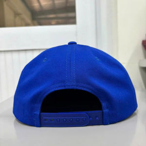 Gorra Snapback Lisa con Perfil Alto Azul de 5 Paneles, Ajustable para Actividades al Aire Libre, Gorras Snapback con Logotipo Personalizado en Vietnam - Product Image 3