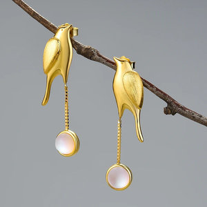 Pendientes Colgantes de Borla de Oro de 18K con Diseño de Luna y Pájaro, Joyería de Aleación con Perlas y Diamantes, Estilo Religioso y Moderno, Patrón de Estrella para Fiestas - Product Image 3