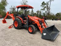 KUBOTA M62 TLB chargeur frontal et BACKHOE tracteur kubota complet attaché