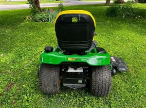 John Deere เครื่องตัดหญ้ามีจำหน่ายแล้วในขณะนี้ที่มีคุณภาพและสมรรถนะที่เชื่อถือได้สร้างขึ้นเพื่อเครื่องยนต์ที่ทรงพลังใช้งานในระยะยาว - Product Image 5