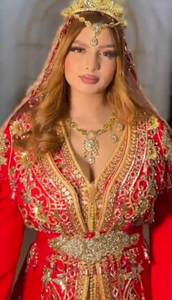 DERNIÈRE ET ÉLÉGANTE DESIGNER BEAU TRAVAIL DE BRODERIE ZARI DORÉ LOURD SUR ROBE CAFTAN AVEC POUR VÊTEMENTS DE FÊTE & Mariage = 2024 - Product Image 2