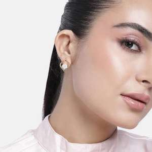 ขายส่งคุณภาพสูงทนทาน moissanite ต่างหูเพชรที่มีความเงางามสีทองเหมาะสำหรับผู้หญิงออฟฟิศงานปาร์ตี้และงานเฉลิมฉลอง - Product Image 3