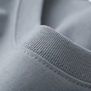 Camiseta de Calidad con Cuello Redondo, Hombros Caídos, Estilo Urbano, Lisa para Hombre, Logotipo Personalizado, Camiseta de Hombre 100% Algodón, Diseño - Product Image 3