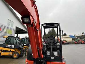 Miniexcavadora Kubota KX040-4 2023: Potencia y Precisión Avanzadas para Cada Trabajo - Product Image 5