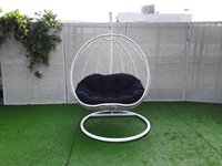 Fauteuil suspendu moderne de haute qualité en forme d'œuf, structure en aluminium, rotin PE, tissu imperméable pour intérieur/extérieur, chambre, cour