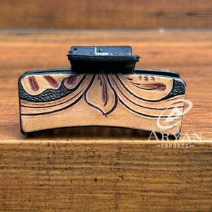 2025 pinces à griffes en cuir usinées à la main à la mode Simple élégant rectangulaire surdimensionné en cuir véritable griffes de cheveux pour les femmes - Product Image 1