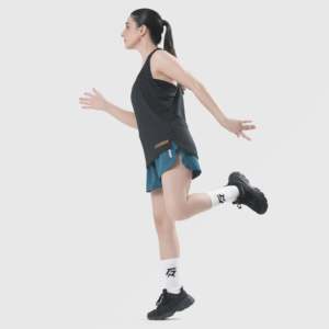 เสื้อกล้าม Breeze Fit Premium สำหรับผู้หญิง ผ้าถักระบายอากาศดี คอแบบผูก  โลโก้สั่งทำได้ ลาย Tie Dye  แบบสั้น  ไซส์เดียวใส่ได้ทุกขนาดตั้งแต่ XS - Product Image 3