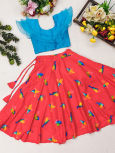 Lehenga Choli Infantil con Estampado de Pájaros de Shoryam Fashion |   Conjunto de Falda y Top con Volantes de Organza |   Vestido Indio Personalizado Hasta el Suelo de Secado Rápido - Product Image 2