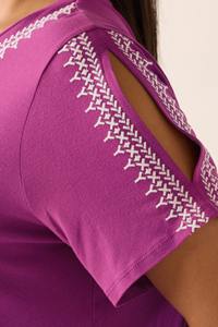 Meilleures ventes OEM T-shirt brodé grande taille pour femmes Design de luxe Style décontracté Production en vrac Vendeur de vêtements au Bangladesh - Product Image 4