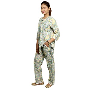 Conjunto de pijama con estampado Floral para mujer, ropa de dormir de dos piezas de algodón suave y cómoda - Product Image 3
