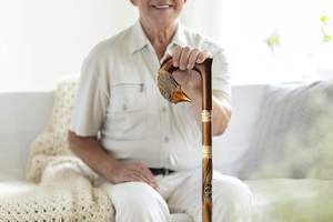 Canne de marche en bois pour femmes bâton de marche renard bâton sculpté à la main 36 "bâton de femme frêne naturel et pointe en caoutchouc Style traditionnel - Product Image 3