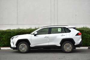 TOYOTA RAV4 XLE 2.0L essence AWD AT 2023 - Product Image 4