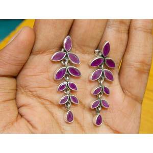 Boucles d'oreilles en argent sterling 925 avec rubis naturel élégantes et légères pour les mariages et les anniversaires - Product Image 5